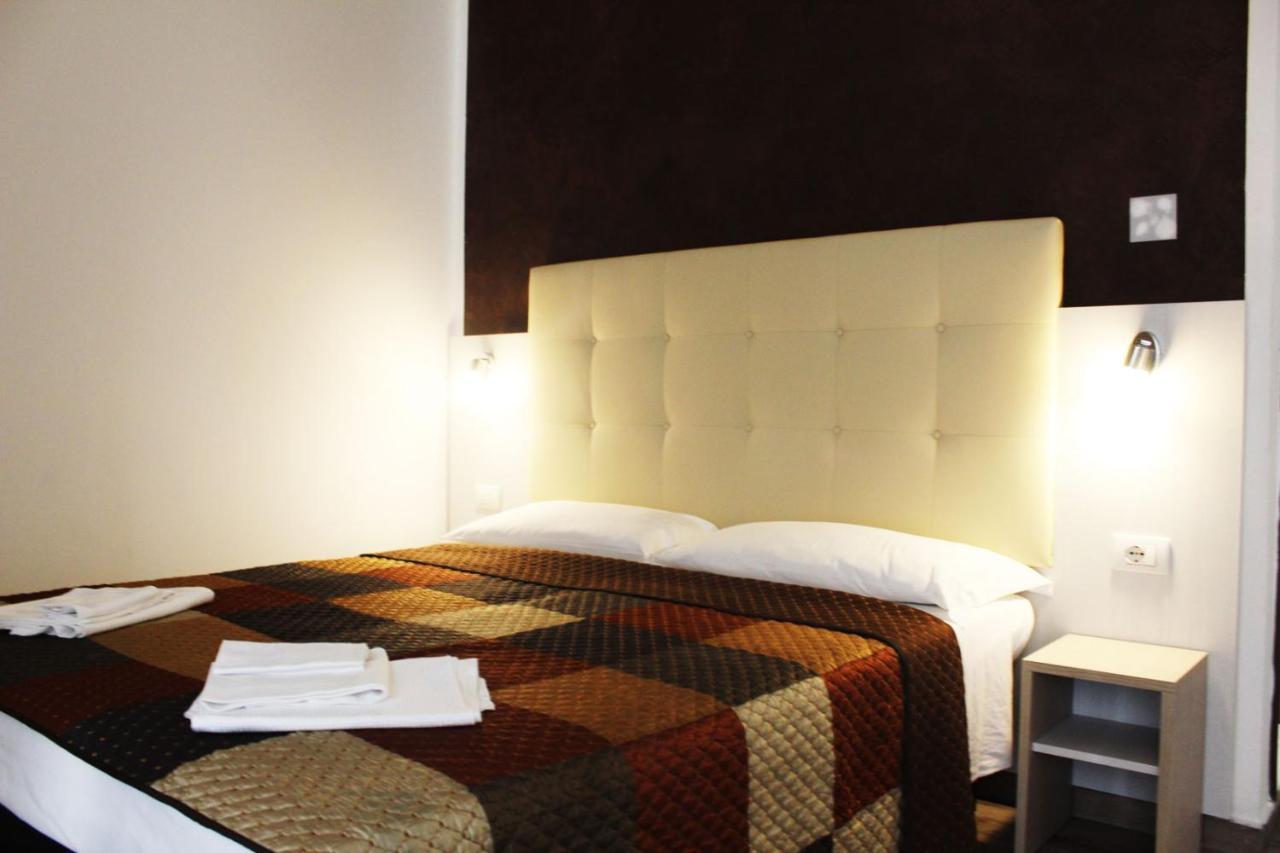Hotel Luna Римини Экстерьер фото