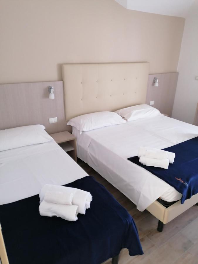 Hotel Luna Римини Экстерьер фото